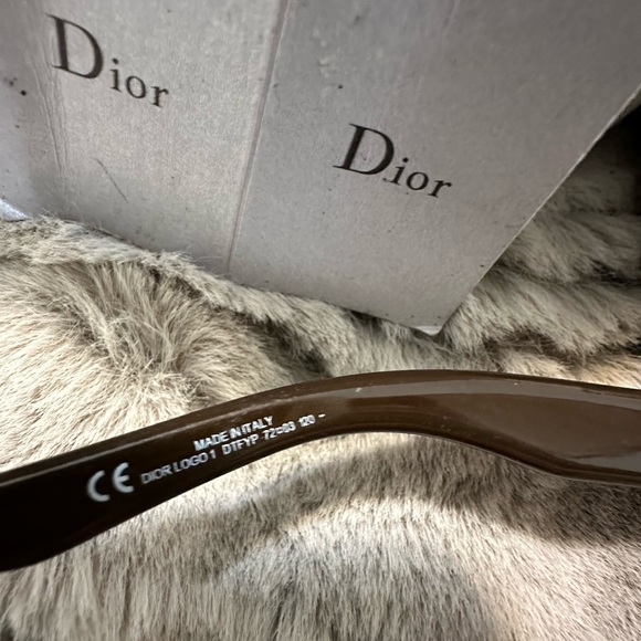 🌻🔥Christan Dior sunglasses - Picture 9 of 13